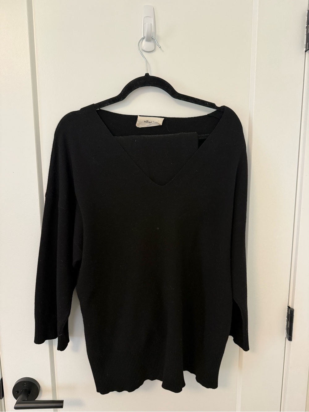 Aritzia Black V-Neck Lightweight Knit Sweater